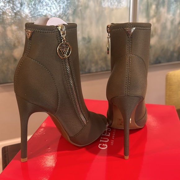 Monika Stiletto Booties GUESS Factory - Picture 3 of 9